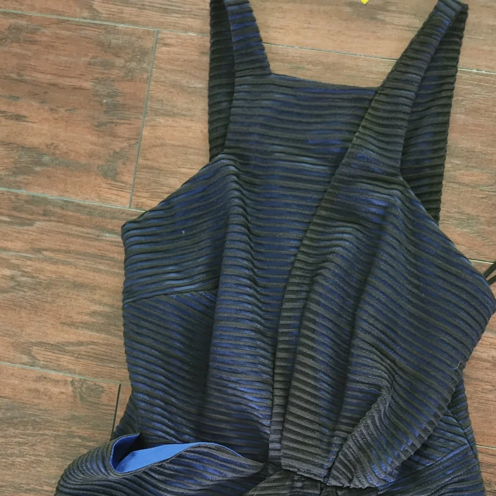 Three Floor Textured Twist Front Mini Dress 💙💙